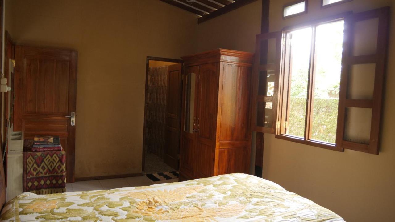 Sanggar Pantcha Indra Guest House Kemuning Exterior photo